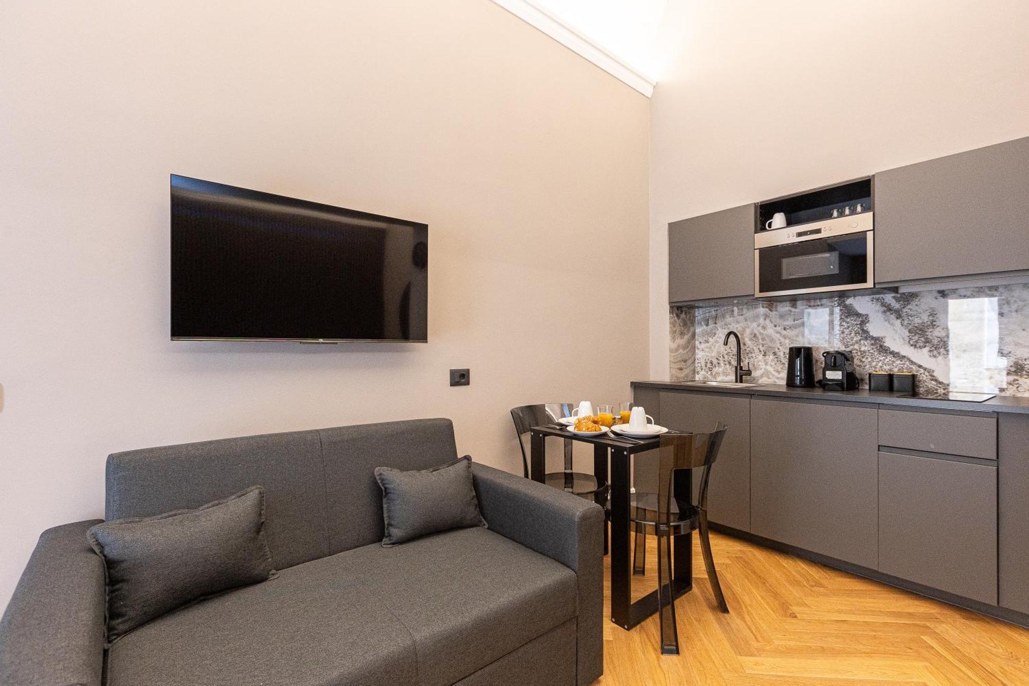 Luxury Trevi Apartment